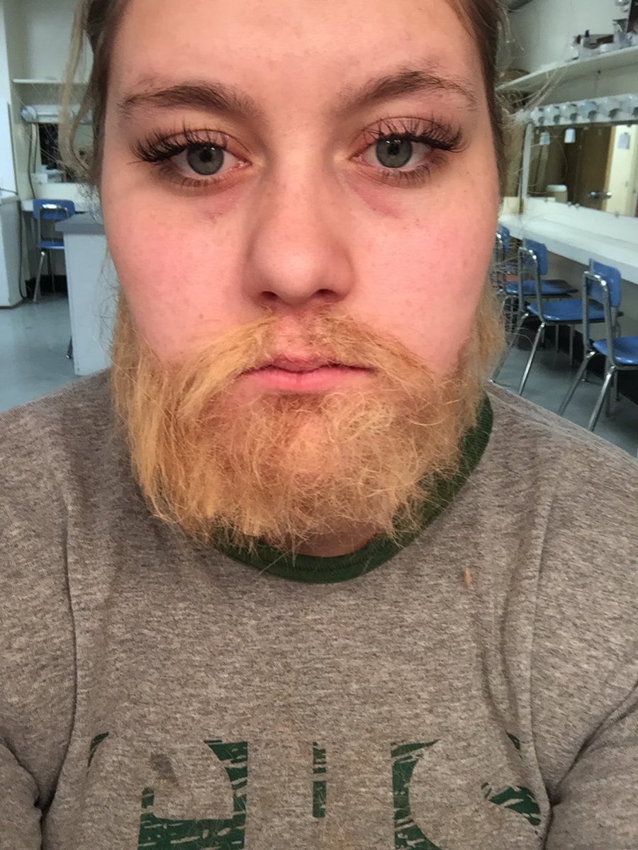 karina_june's tweet image. Why do guys always get the best eyelashes