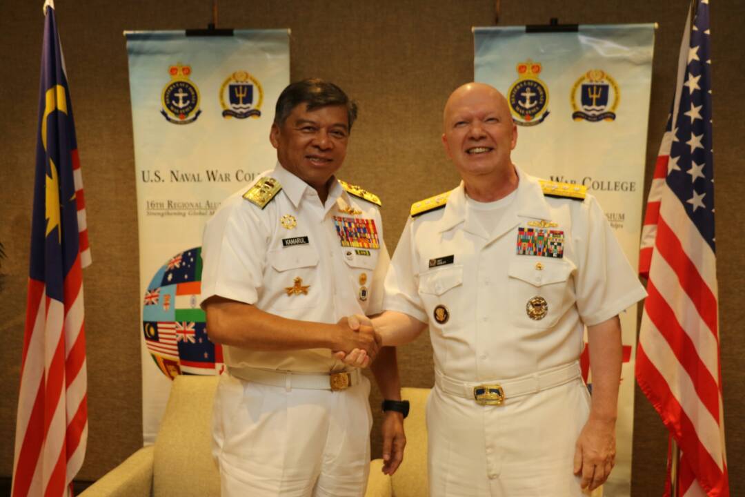 TheAirTimes's tweet photo. Sidang Media Sempena 16th United State Naval War College Regional Alumni Symposium 2018 @InterConHotels @mykamarul 
#DiplomasiPertahanan https://t.co/exCl73T97e