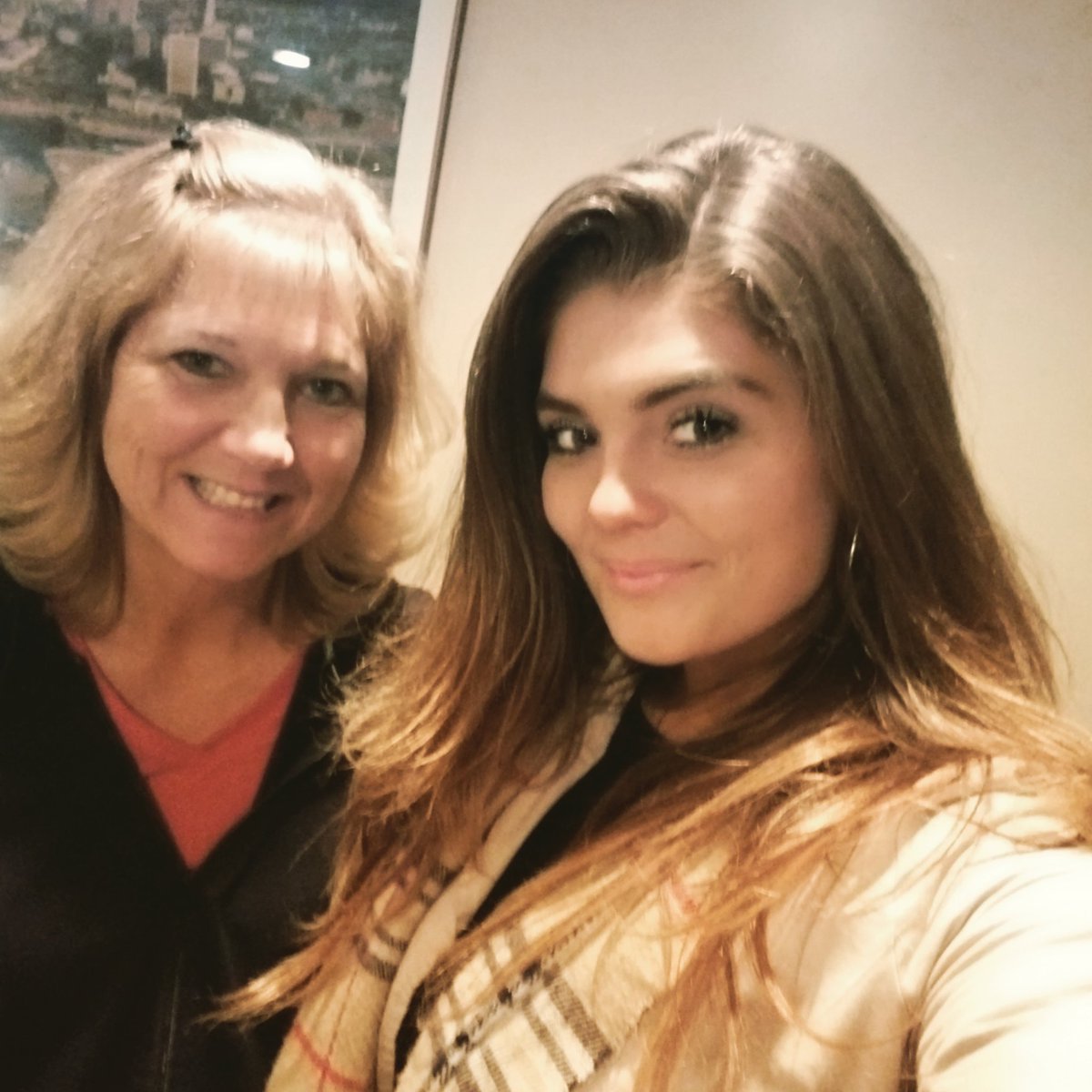 voicevariations's tweet photo. Look who traveled in for a session @voicevariations studio.
A late night working hard with beautiful and #Talented @briannamarieburke #VVTalentManagement #actress #modeling #forward #NBC https://t.co/k7h3Df7hJD