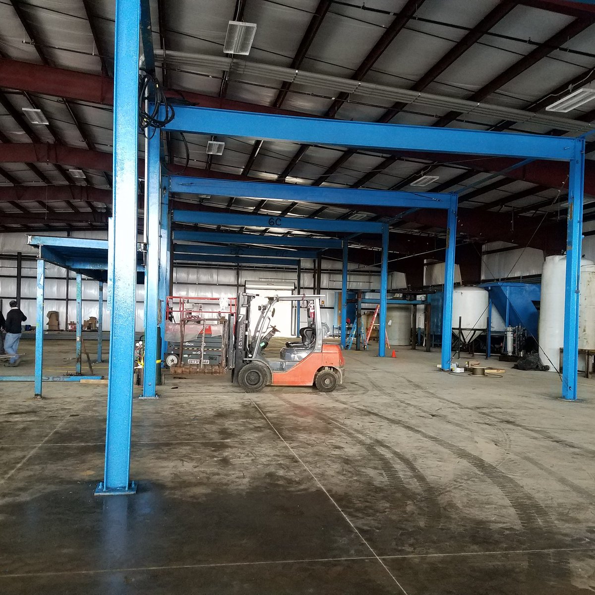ProtechMetal's tweet photo. New automated hoist superstructure is looking good! #MetalFinishing https://t.co/C7vHcFZTqA
