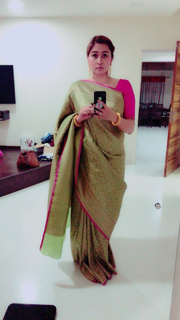 Saree selfie poses ideas | Saree selfie dpz for whatsapp, fb & insta | Self  portrait photography - YouTube