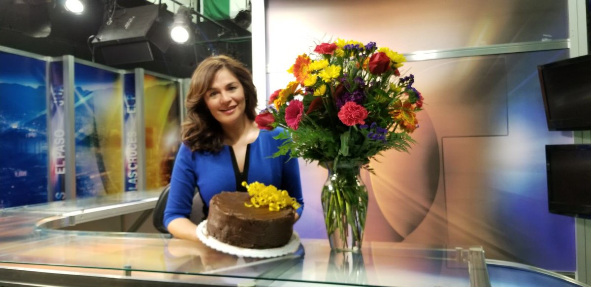 TelemundoEP's tweet photo. Hoy estamos celebrando el cumpleaños de @Karla_KTDO. A nombre de todo el Saff de @TelemundoEP le deseamos el mejor de los cumpleaños en compañía de toda su familia y amigos. #telemundoep #elpaso #yosoyt48 https://t.co/WngZFHIuiH