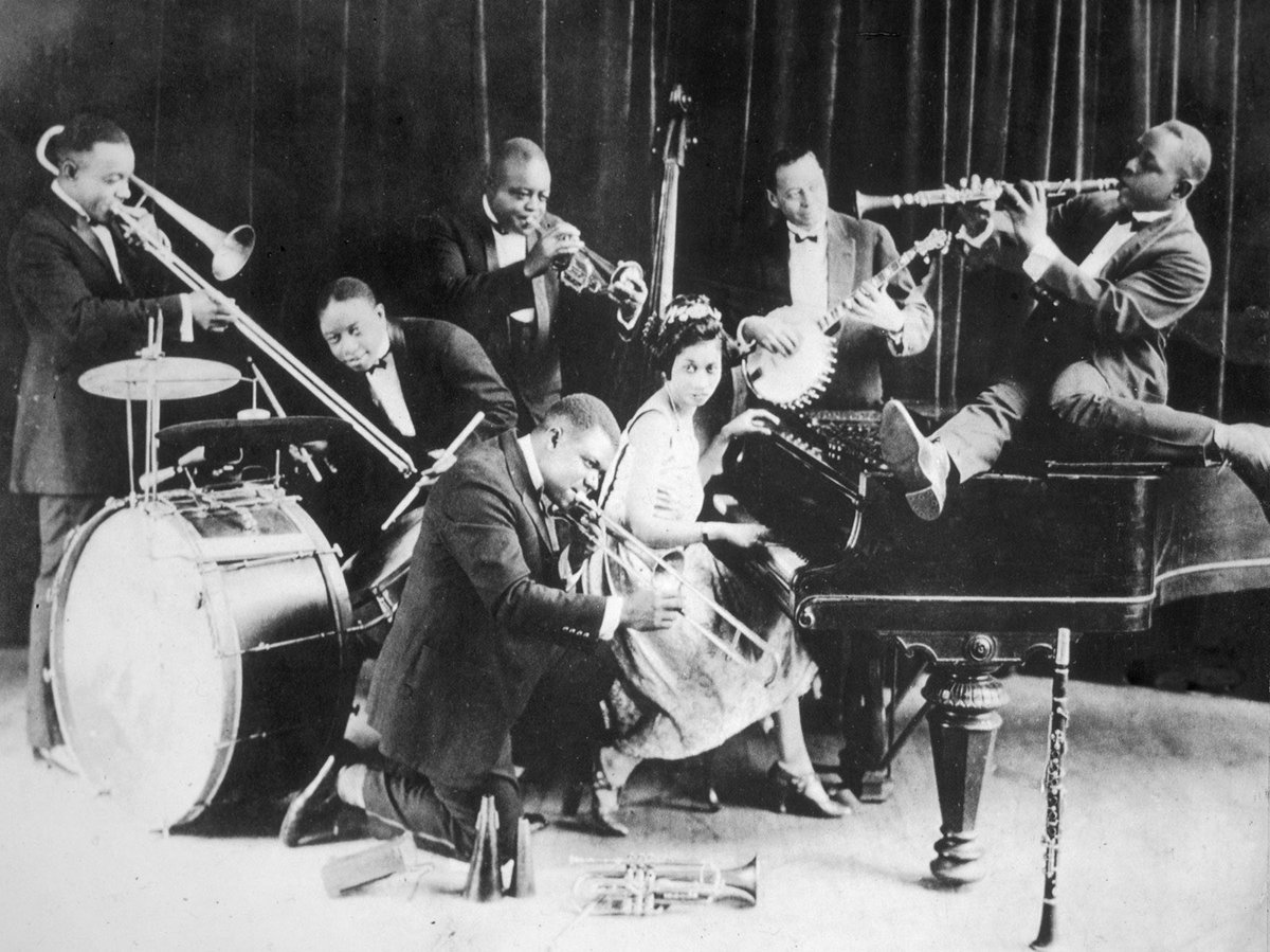 1922, Heading off to Chicago to join King Oliver and his band!