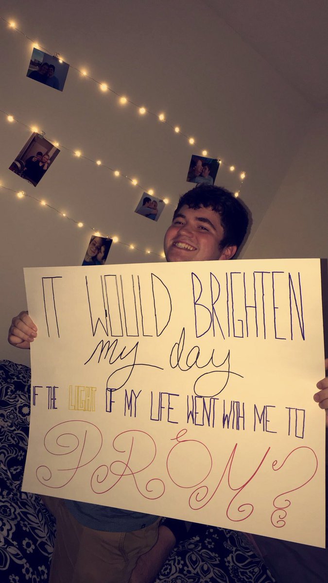 OGcourtsvaughn's tweet photo. broke into my house and decorated my room to ask me to prom !! 💛💛💛 https://t.co/x9ogengkGe