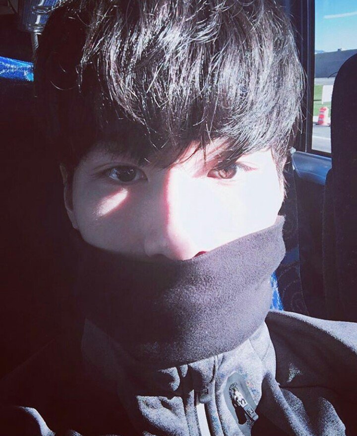 hdaeheon_990705's tweet photo. 황대헌 선수 셀카는 항상 옳다 https://t.co/PzaFGVuZwb