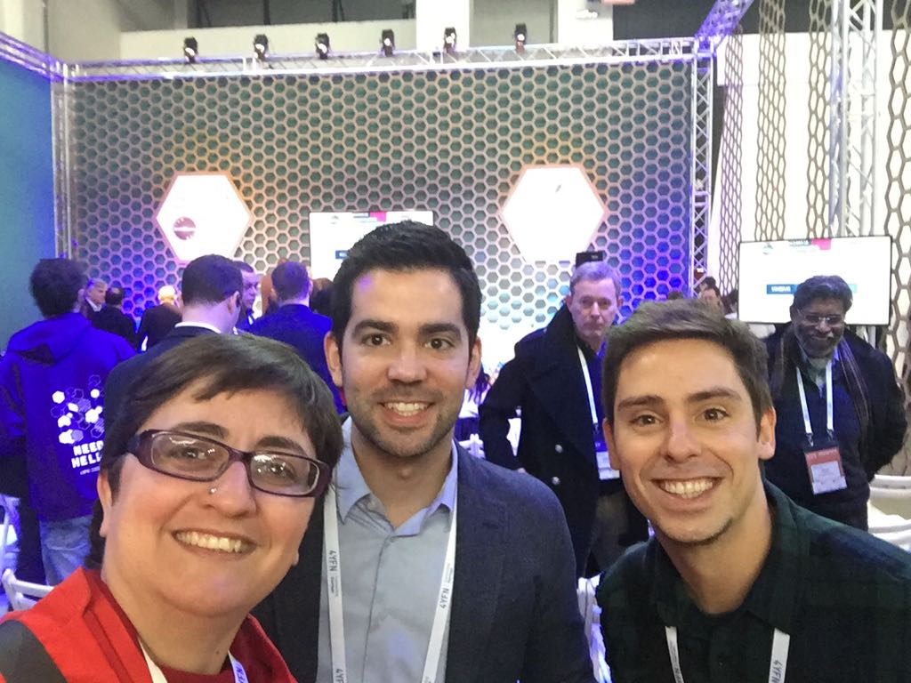 Gradiant's tweet photo. Nuestro compañero Luis Morán (d) con los amigos de @ClusterSaude y #FIDIS hablando sobre #mHealth e innovación #4YFN18 https://t.co/hL86csQydt