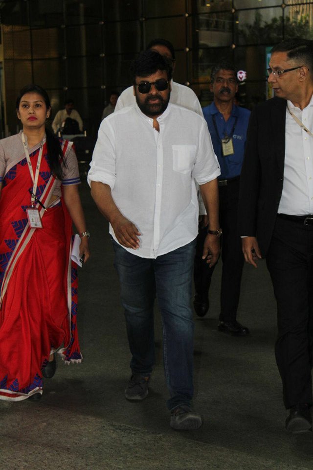 Mega Star #Chiranjeevi arrives in Mumbai to attend the last rites of #Sridevi

#RIPSridevi #LetHerRestInPeace