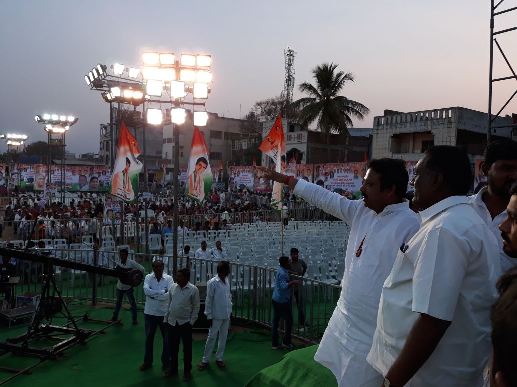NSriGanesh's tweet photo. Praja Chaitanya Yatra - Day 2: TPCC Secretary Sri Ganesh and other leaders addressing a massive public meeting at Sanga Reddy on the second day of Praja Chaitanya Bus Yatra
#PrajaChaitanyaYatra #SriGaneshforCantonment #TPCCS #IndianNationalCongress #RahulGandhi #SriGanesh https://t.co/vn1gff1C7C