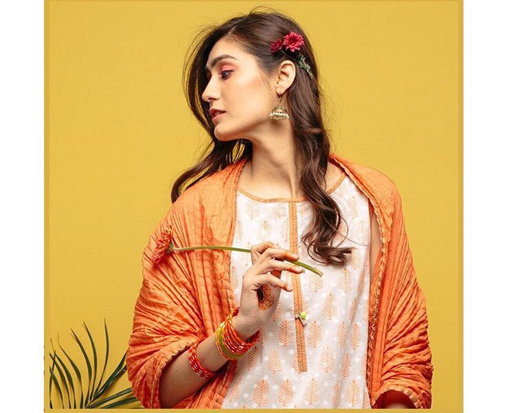 Shemagazine63's tweet photo. Spring is in the air.
.
Celebrate the beauty of nature with @zarashahjahanofficial Spring/Summer 2018 collection.
.
.
#zsj #zarashahjahan #punjab #soringsummer #springsummer2016 #blockprint #fashion #style #styleblogger #instalike #shemagazine #shemagazineofficial https://t.co/bA6EVWkYZD