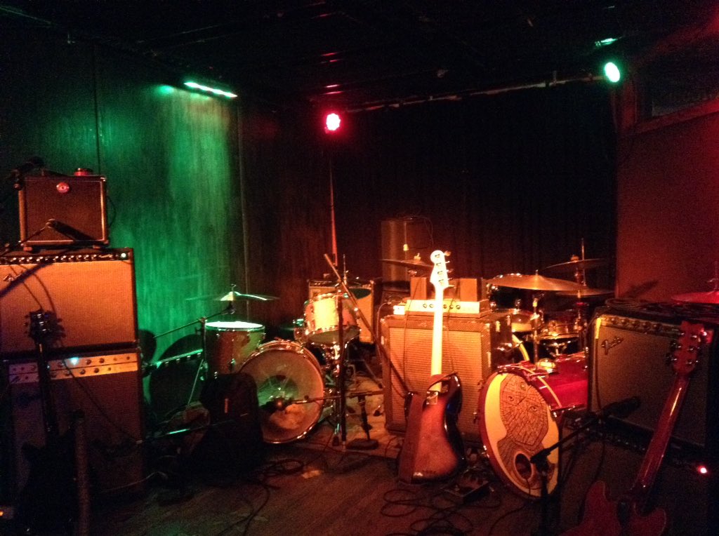 MVEEGoldenRoad's tweet photo. I'D RATHER BE HAYIN' > SPACE/DRUMS > JAM > NEW YORK STREET new haven cafe nine 2/27/18 mv/pg six/rick-o/molo/menze 🚀 #spectrasound https://t.co/9wq97sbfRz