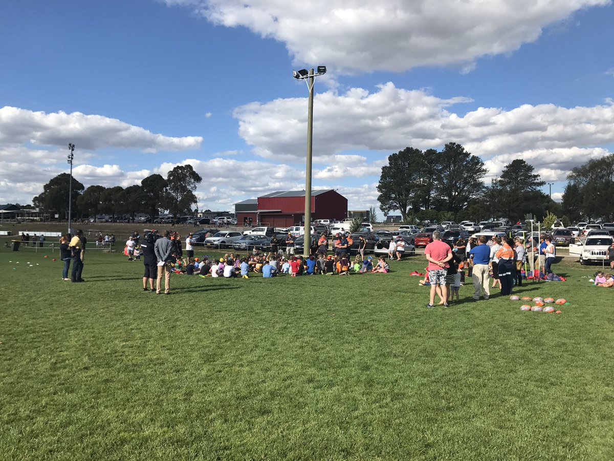 AFLGWS's tweet photo. @aflnswact Orange Super Clinic with the GWS GIANTS!! #aflcommunitycamp https://t.co/5QRmhPY7E8