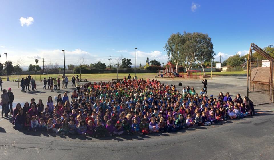 Hchanhill's tweet photo. @PasadenaUnified celebrates Read Across America Week! Check out #FieldES staff & students and their #ReadingRainbow https://t.co/upRjdRKCOf