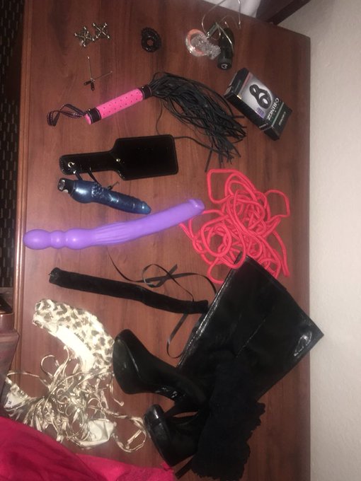 What do you take on a date #ropes #cockrings #nippleclamps #paddlemedaddy #Spanking #boots #Fucking https://t<a href="/tag/ropes"class="tags">#ropes</a><a href="/tag/cockrings"class="tags">#cockrings</a><a href="/tag/nippleclamps"class="tags">#nippleclamps</a><a href="/tag/boots"class="tags"><span>#boots</span></a><a href="/tag/spanking"class="tags"><span>#spanking</span></a><a href="/tag/fucking"class="tags"><span>#fucking</span></a><a href="/tag/paddlemedaddy"class="tags"><span>#paddlemedaddy</span></a>