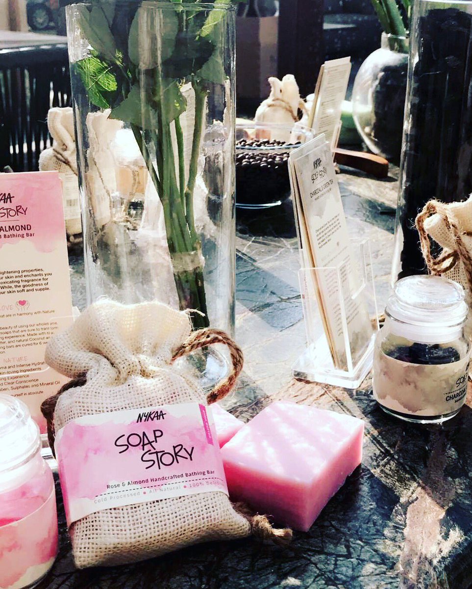 shilpiiz's tweet photo. #AboutLastEvening: Had such a fun time with fellow bloggers at the @MyNykaa Unicorn Nail Potion launch event. And the new colors are so summery with a hint of glitter.
#TheStyleToast #NykaaUnicornPotion #NykaaNails #UnicornNails #NewCollection #bloggersevent https://t.co/swedwMvokm