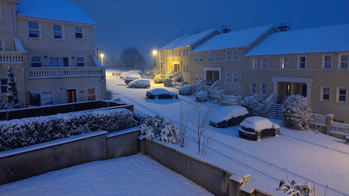 laserra's tweet photo. 6.50am... The beast begins #BeastFromTheEast #Cobh #Ireland #Snowmageddon #queenstown https://t.co/zqaoFESJfc
