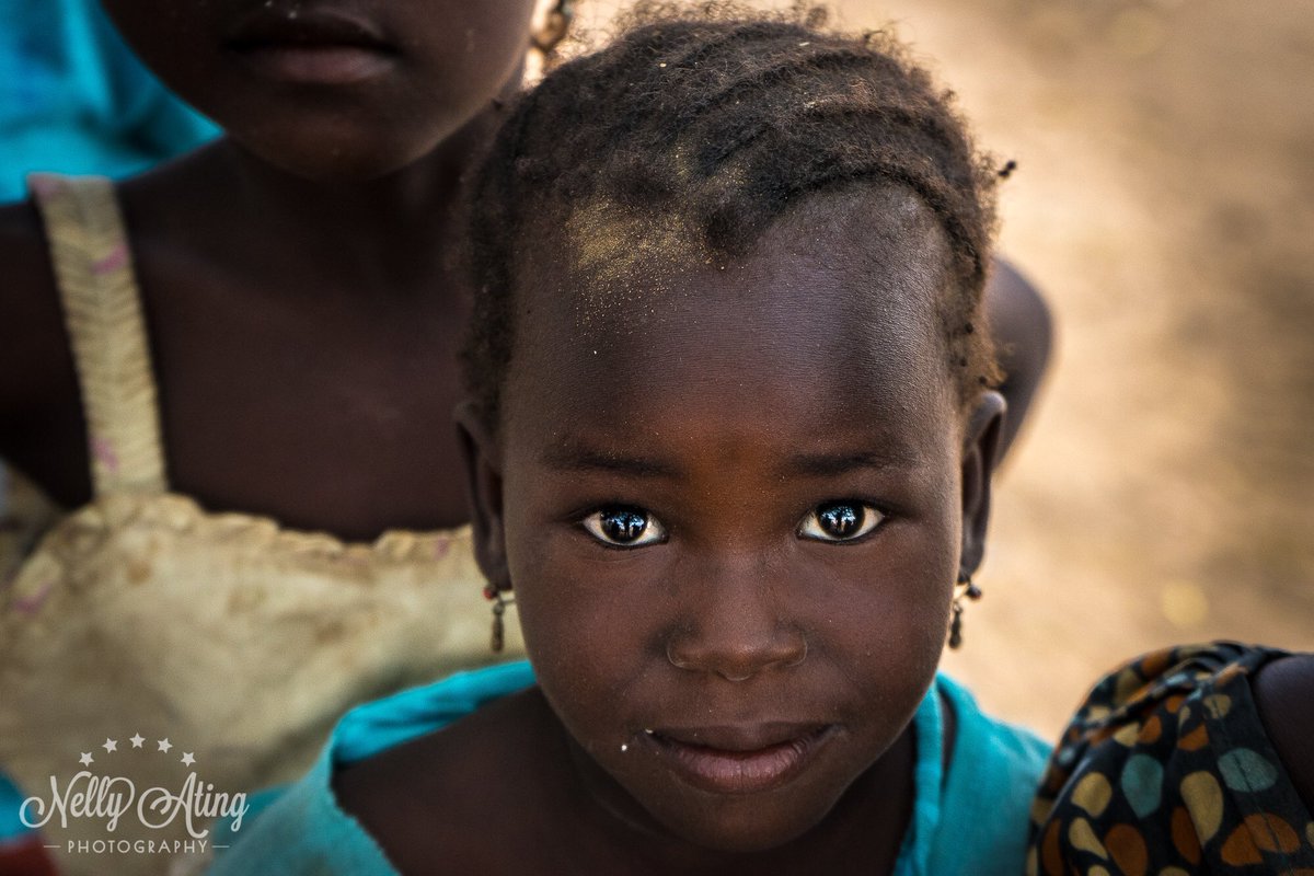 Visualistaa's tweet photo. Hi... I'm Nelly Ating, a female photojournalist documenting stories of Boko Haram survivors in the Northeast. 

Been here for the past five years, survived the 2014 heat of insurgency. Since no one wanted to come here, I dusted my camera to work.

#WeAreNigerianCreatives https://t.co/KGm1DHsofm