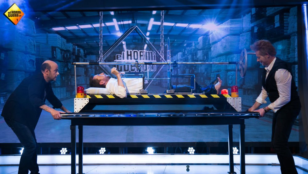 deferronet's tweet photo. Otro trabajo realizado para @Yunkemagia con @Jandro y @antoniorozco . #elhormiguero #antena3 #deferro https://t.co/wWqCam2BT5