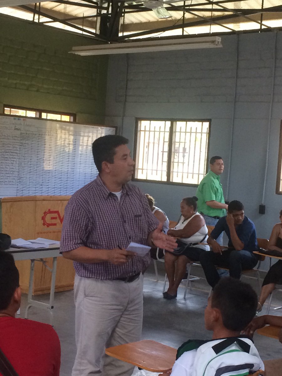 ceveua's tweet photo. Reunión con padres de familia de alumnos de Mecánica Automotriz https://t.co/lKFL3NwiZD