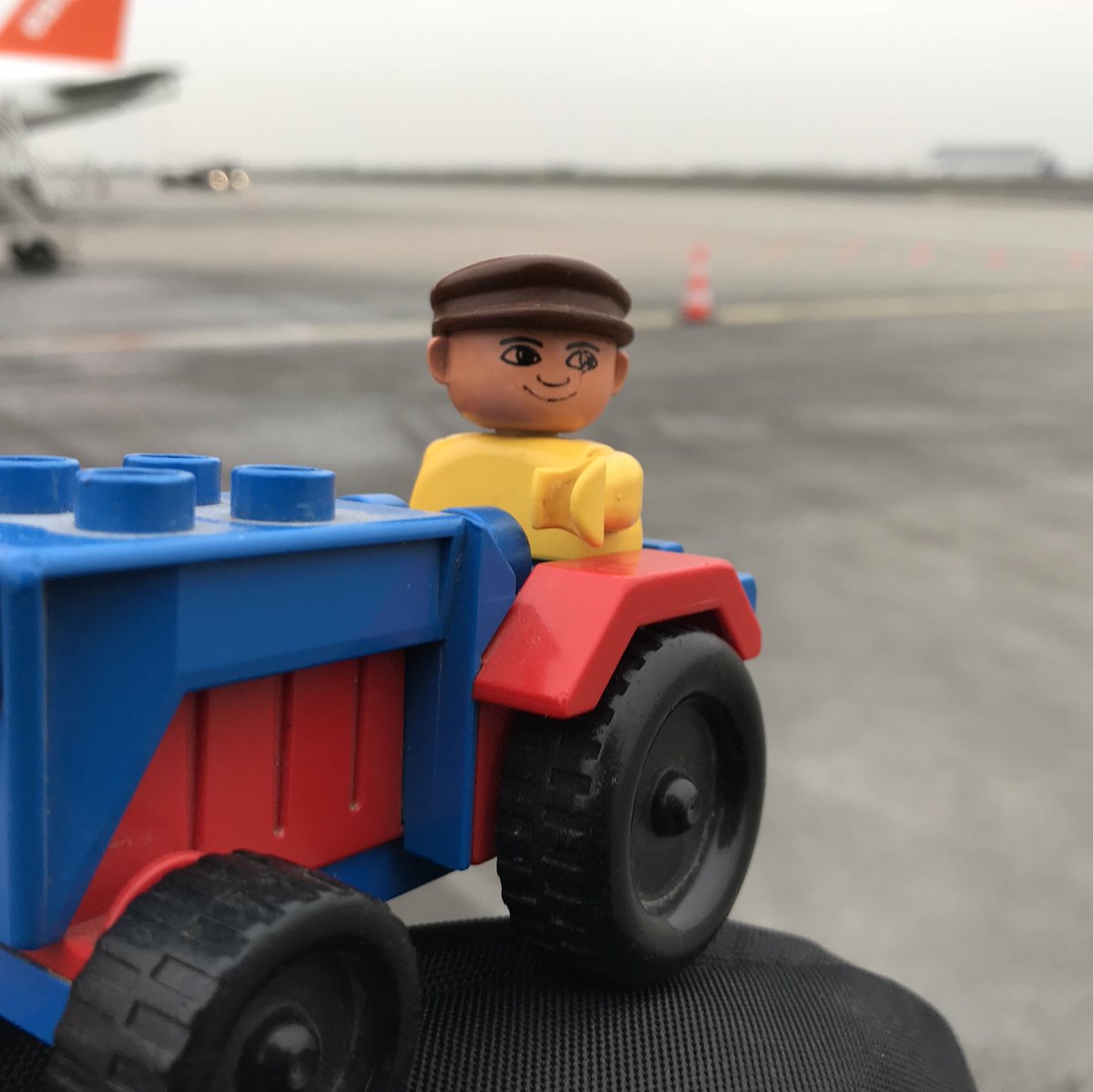 TourAgri's tweet photo. En route vers le #SIA2018 !
Si t’as des roues, c’est toujours plus facile pour aller voir @Sia !
@TractoCross @latitestella @Salondelagri @patrice_panis @HeleneCambou @lucasgaming85 @AgridelOuest https://t.co/vquBhz4rMz