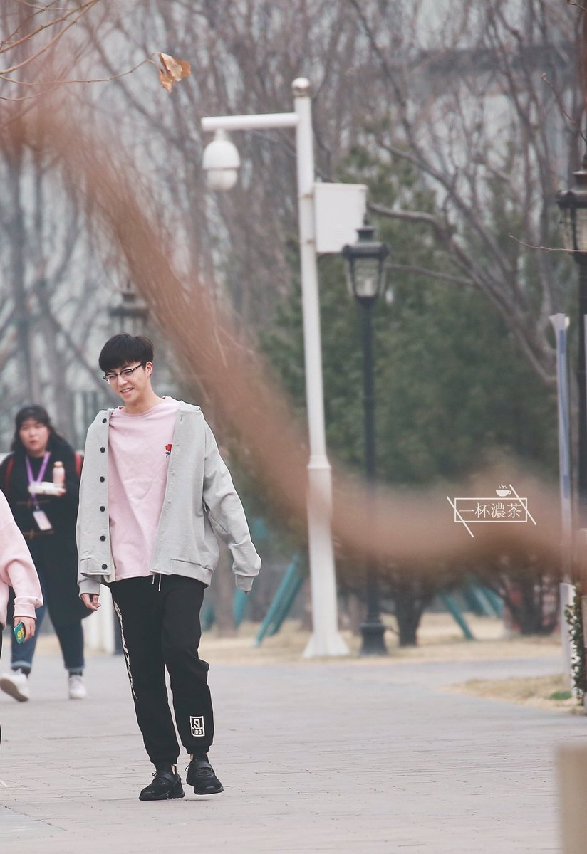 180227 上班

#陈立农 #偶像练习生 #idolproducer