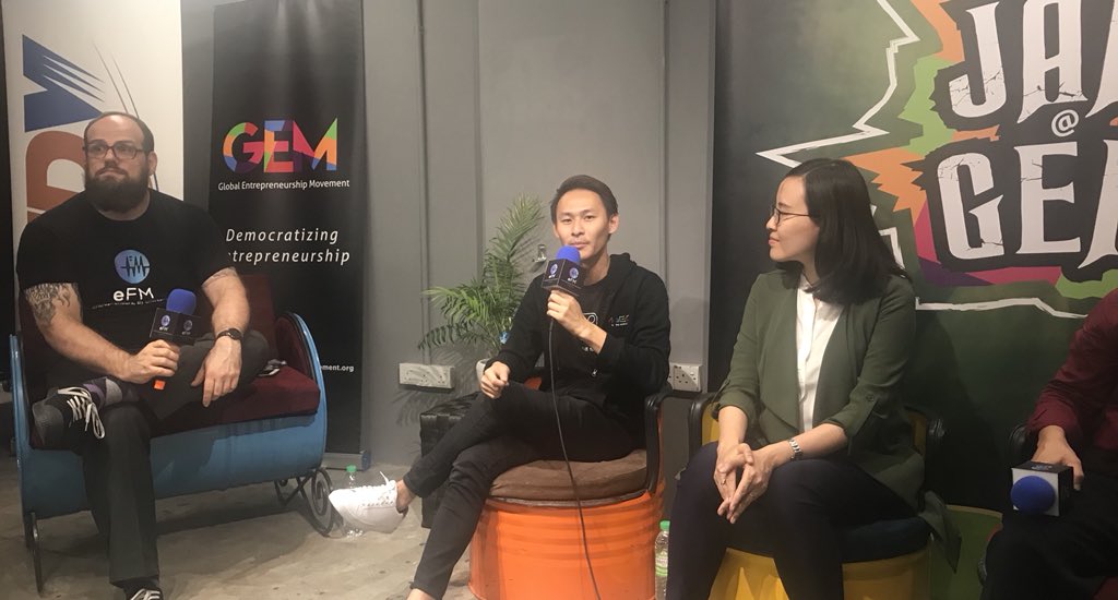 ngaiyuen's tweet photo. Wearable Tech - ongoing conversation about balancing number of new innovation cycles to keep consumers excited. #edisonLim #TagLaTech w @danablouin #JamAtGEM https://t.co/tUF9tNMHr8