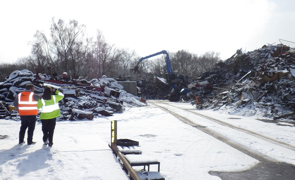EnvAgencyAnglia's tweet photo. This week's #snow hasn't stopped our #Environment officers getting out and about across #EastAnglia. We've been busy visiting waste sites in #Essex. #TeamEA #BeastFromTheEast #ColdNeverBotheredUsAnyway #Frozen https://t.co/m0dCf7FOfS