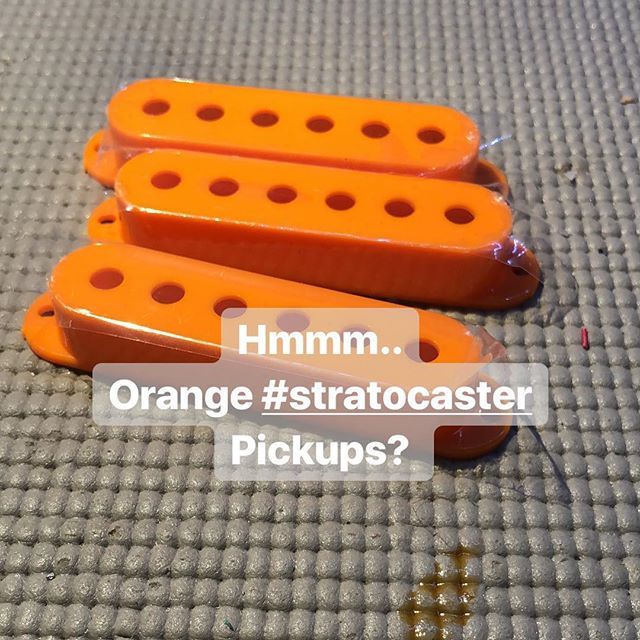 DylanTalksTone's tweet photo. This could be interesting.... #stratocaster #orange #dylanpickups #customshop #dylantalkstone #guitarist #guitarplayer #guitarhero #guitarsofinstagram https://t.co/eRnY7VGJED