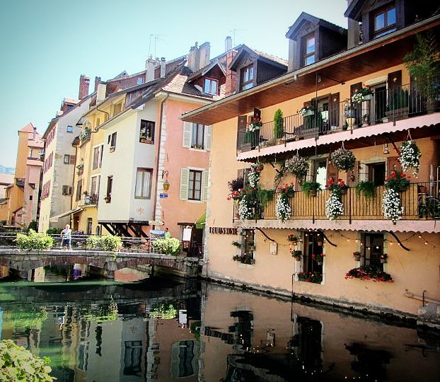 perpielately's tweet photo. #WordlessWednesday #annecy #france #europe #PerpieInFrance #destination #vacation #wanderlust #onthego #chasingtheworld #travelgram #aroundtheworld #lonelyplanet #cntraveler #exploringtheglobe #explore #traveling #tourism #destinations #culture #leisure https://t.co/mskwB1Kp1H