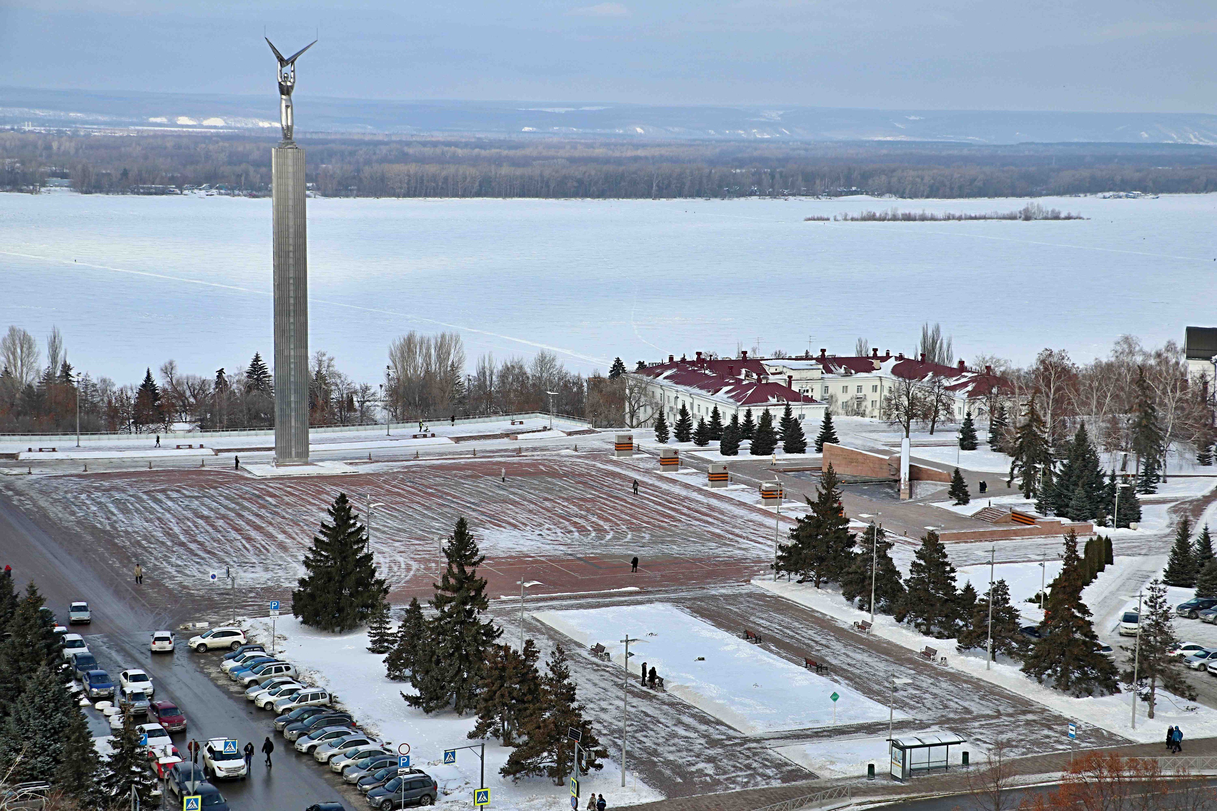 Зимняя Самара монумент славы