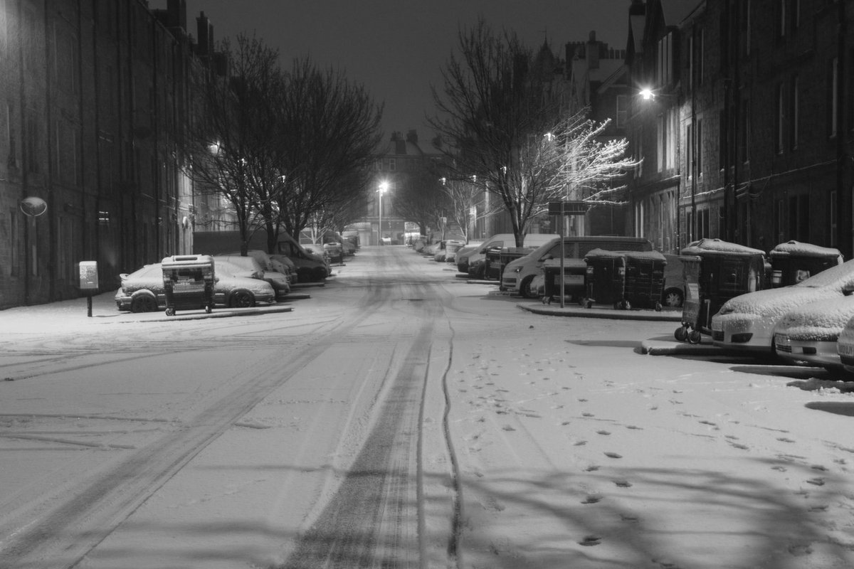 It’s freezing. Worried about someone you’ve seen outside? Call our Outreach Team on 0131 475 2354 and we’ll visit them to offer support &amp; advice. You can also offer info on the @_BethanyCT Care Shelter &amp; free food venues: bit.ly/2GRGGP8 Call 999 in an emergency #homeless