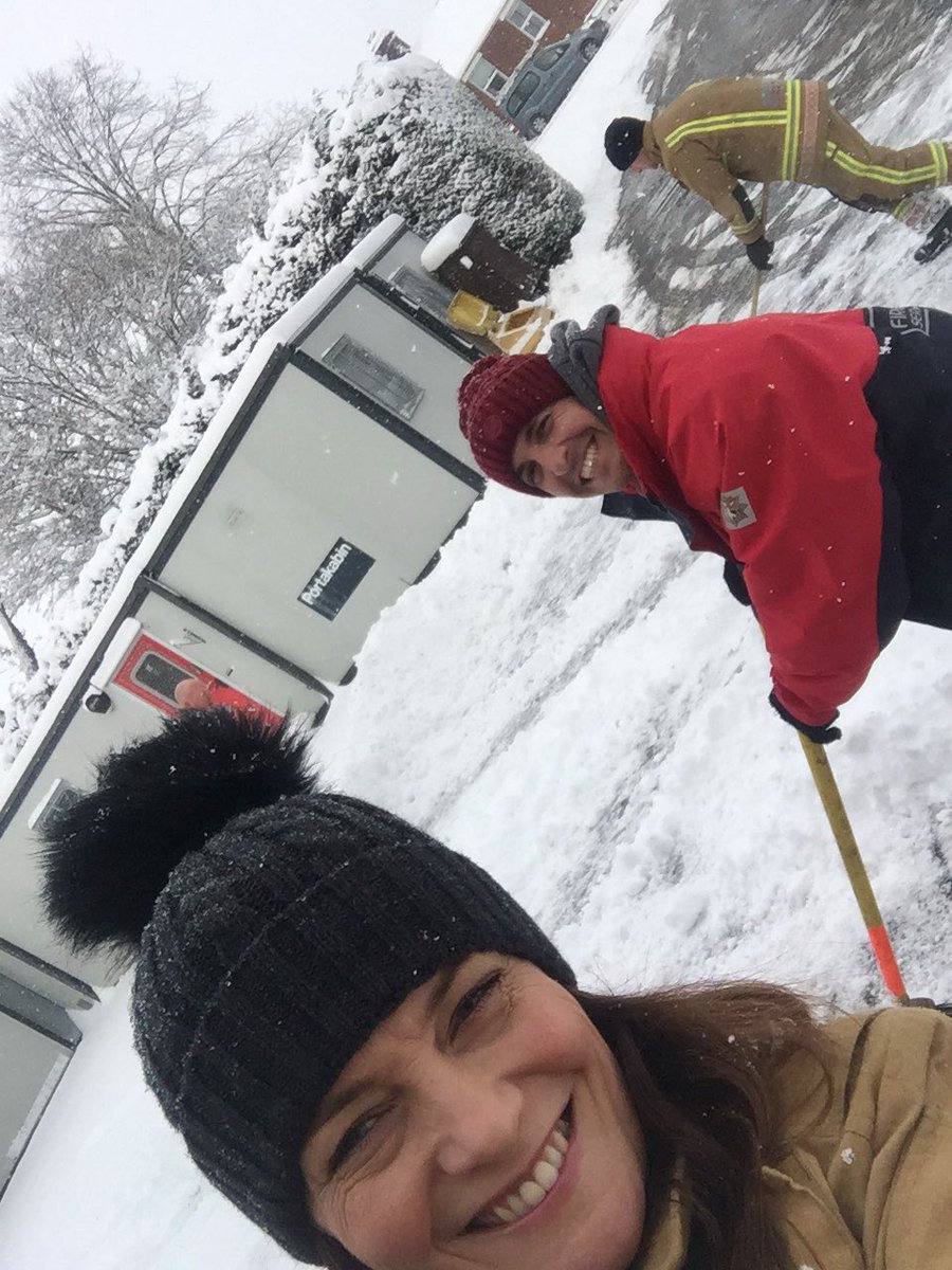 Joshie_2011's tweet photo. @Norfolkfire Us too - we’re ready for ya #beastfromtheeast ❄️🚒🚨⛄️#emergenciesservices #wymondham https://t.co/RiVvSAbNyB