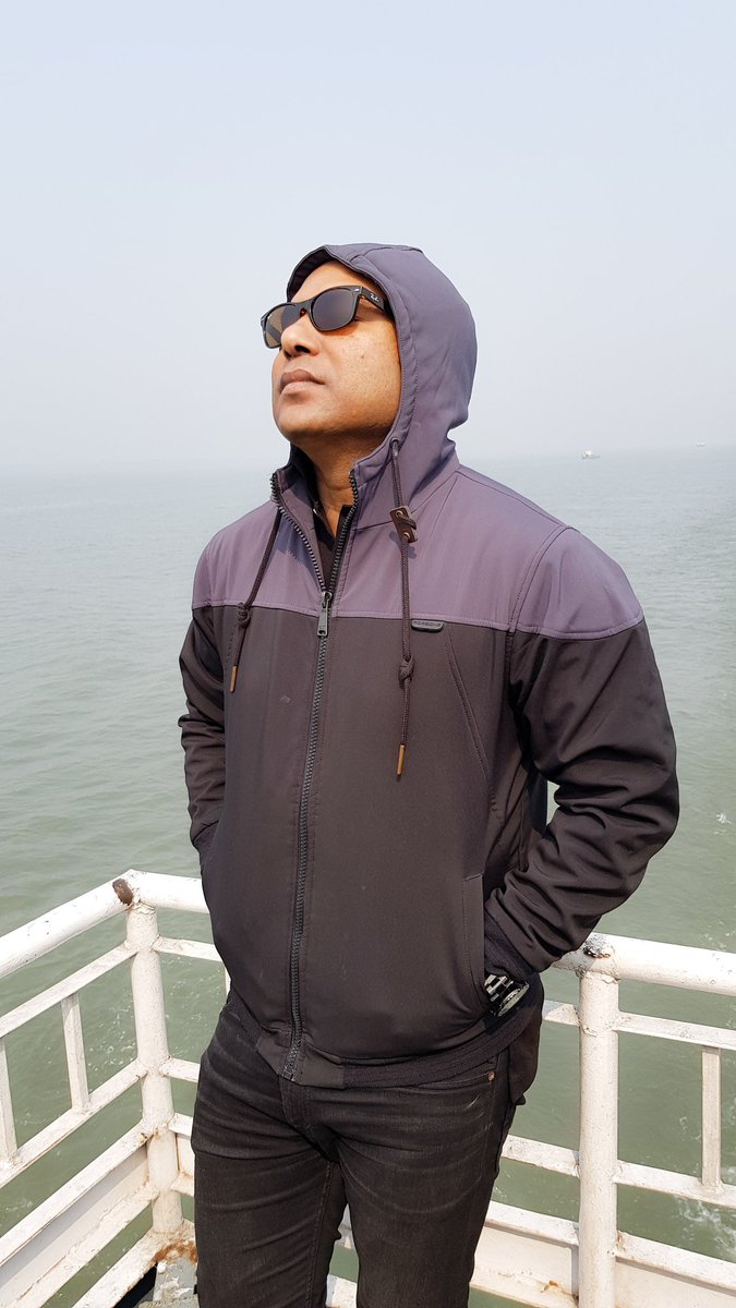 SunnySanwar19's tweet photo. Sniffing the nature https://t.co/YFLJ3VBAFH