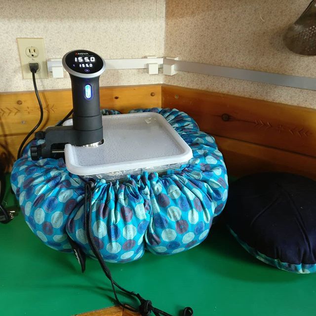 bcwinkler's tweet photo. It's two, two, foodie trends in one. Seriously though the Wonderbag is a great way to insulate your sous vide. #wonderbag #sousvide https://t.co/ORbkTBDhJa https://t.co/O7UZkCO9SC