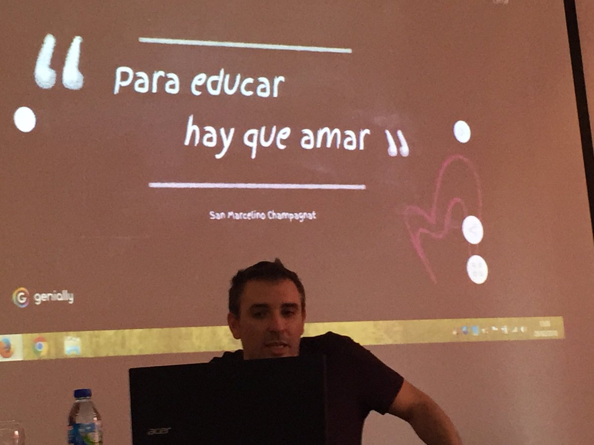 MSalCha's tweet photo. Mario presentando orientando sobre el MAGISTERIO desde el corazón #Maristas  #compostelaenruta https://t.co/DkN23YQxog