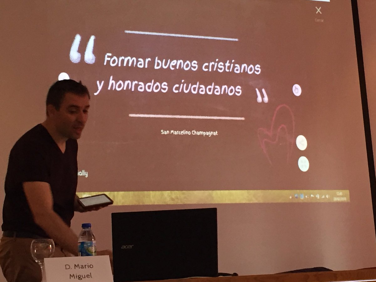 MSalCha's tweet photo. Mario presentando orientando sobre el MAGISTERIO desde el corazón #Maristas  #compostelaenruta https://t.co/DkN23YQxog