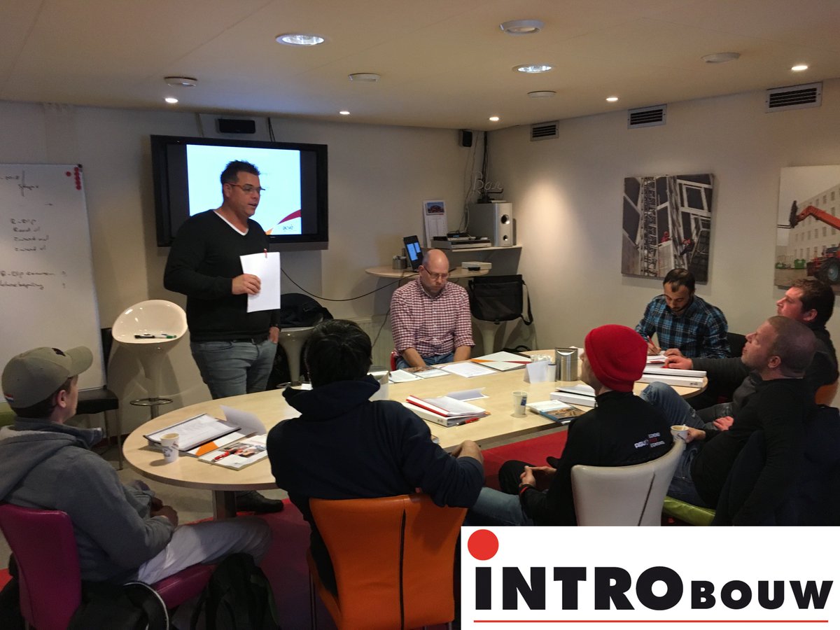 IntrobouwGroep's tweet photo. Maandag hebben een aantal van onze medewerkers een cursus DLP (Deskundig Leidinggevende Projecten) gevolgd. Er is ook een DLP-examen afgenomen. Meer informatie te vinden op https://t.co/GxArjCVwmh  #DLP #IntrobouwGroep #Nogbreederinzetbaar #ACVO #introbouw https://t.co/JT4JJVwP3m