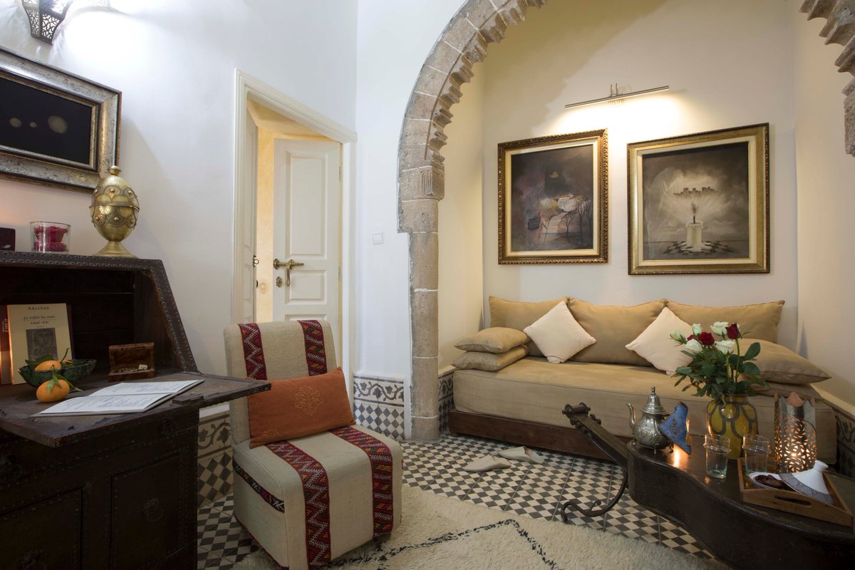 RiadEmotion's tweet photo. Nouvelle transformation de la suite Tuya 
#Essaouiratrip #Mogador #Maroc #Essaouirariad #BoutiquehotelEssaouira #Guest #GuesansHouse #Liveastyle #Frenchtouch #BoutiqueHotelemotion #Orientalchic # https://t.co/XCIay5ik7y