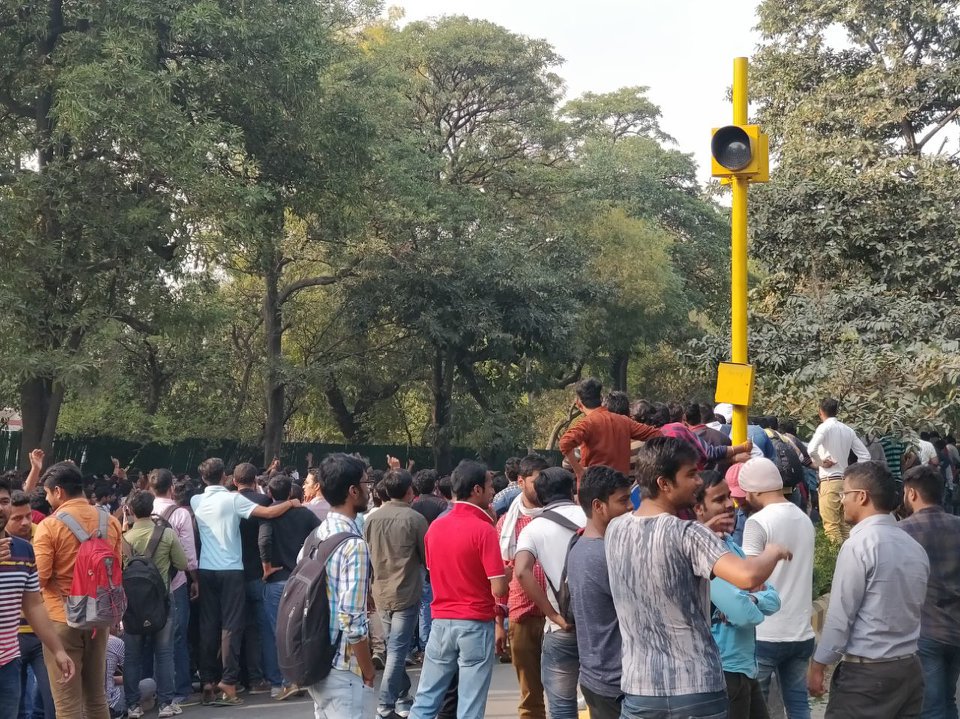 Vivek_K_Keshri's tweet photo. #sscscam
Is this what a peaceful protest deserves. https://t.co/yKvJNSRnFR