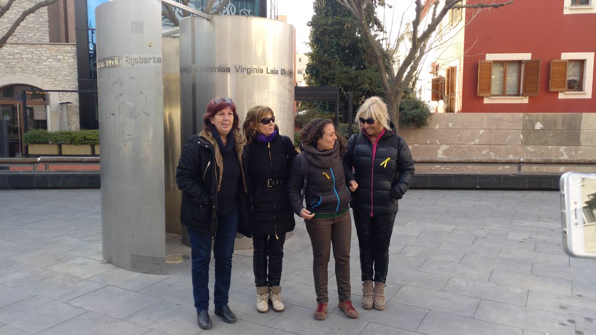 El Grup de Dones de Lleida fa una crida a tota la població a adherir-se a la Vaga General Feminista del 8 de març.

facebook.com/permalink.php?…