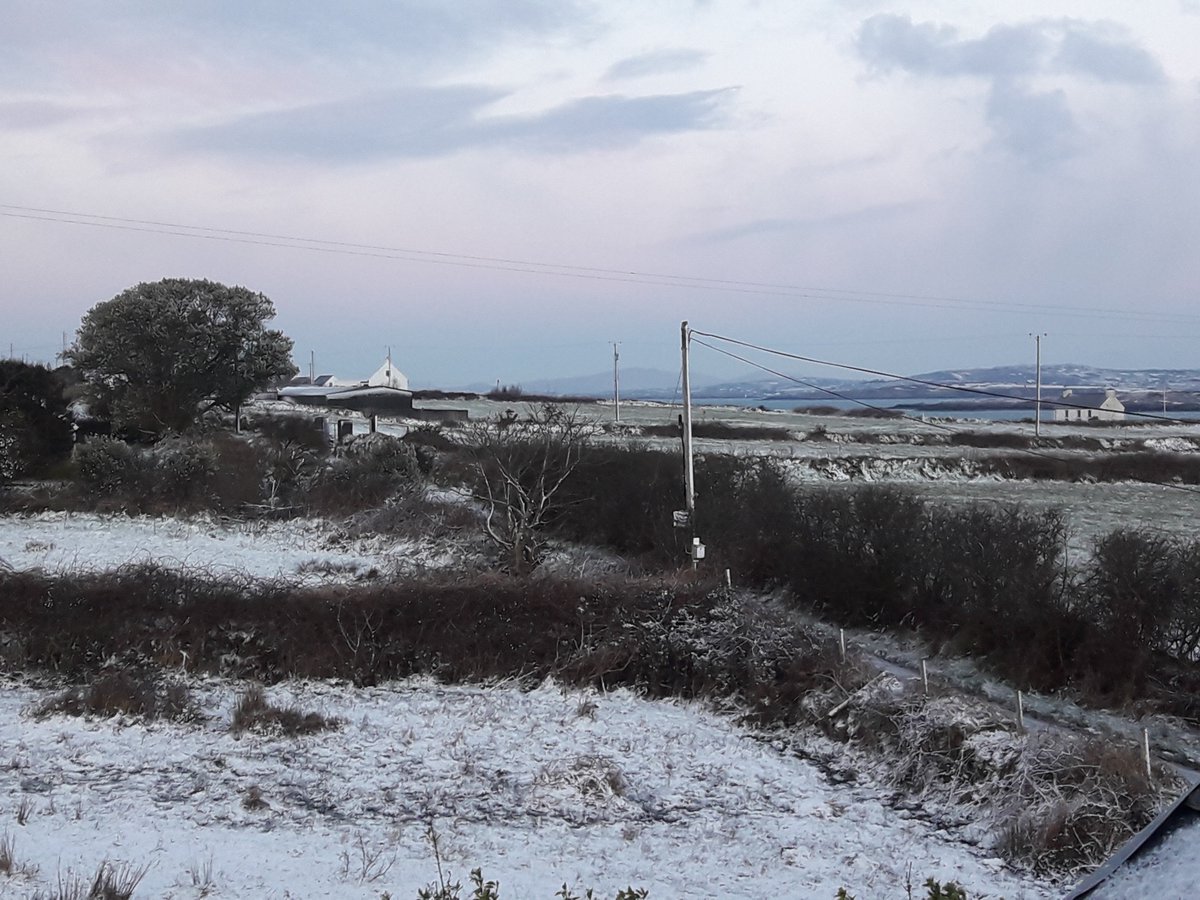 HeirIslandSS's tweet photo. #Snow on #HeirIsland. Looks great in the white! #islandlife #westcorkislands #WildAtlanticWay #sneachta https://t.co/RMrpJgmUUg
