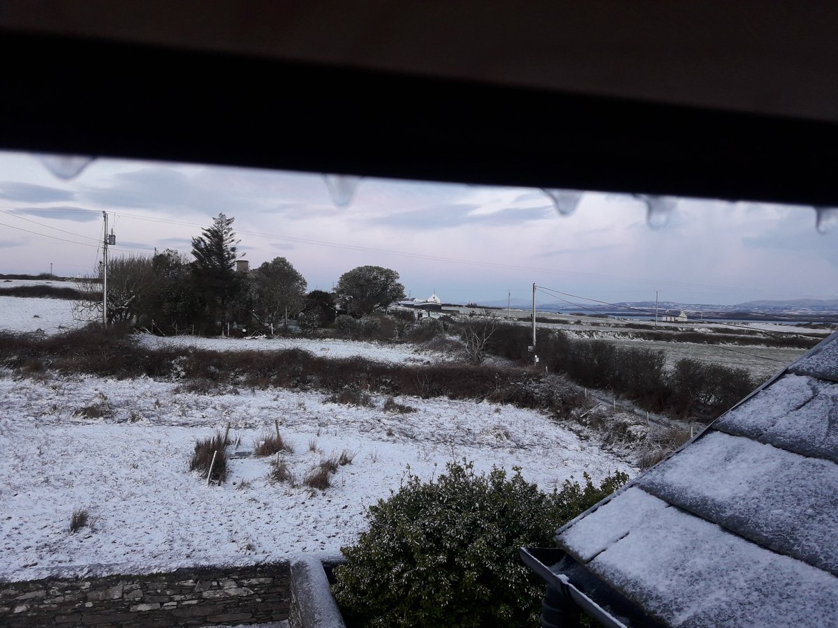 HeirIslandSS's tweet photo. #Snow on #HeirIsland. Looks great in the white! #islandlife #westcorkislands #WildAtlanticWay #sneachta https://t.co/RMrpJgmUUg