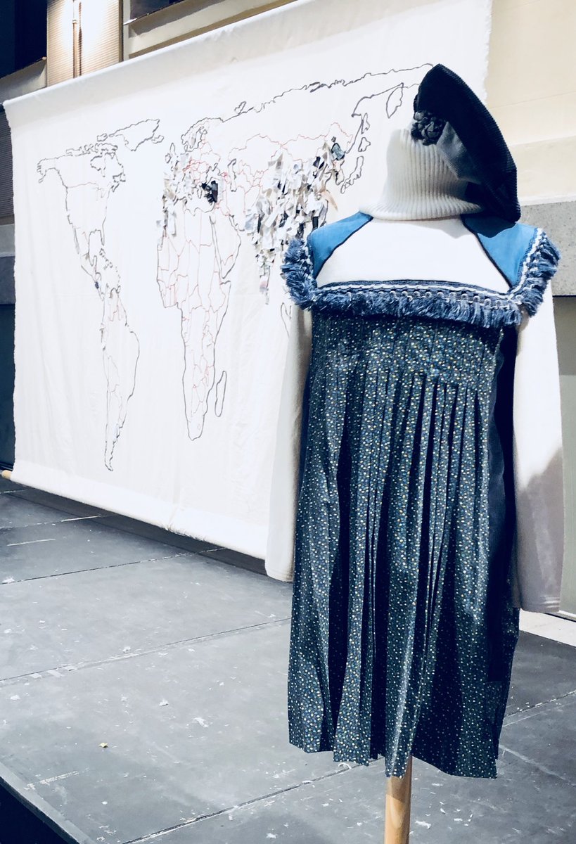 peqfashionista's tweet photo. Un lujazo poder vivir la experiencia de confeccionar en directo un diseño de #modainfantil con prendas en desuso junto a magníficas creadoras de moda - - - ✂️👗♻️ #3MaratonReciclajeTextil #AltrapoLab en #LaCasaEncendida #reciclajetextilcreativo #upcycling #Fashion_Rev https://t.co/Om71K2g1PV