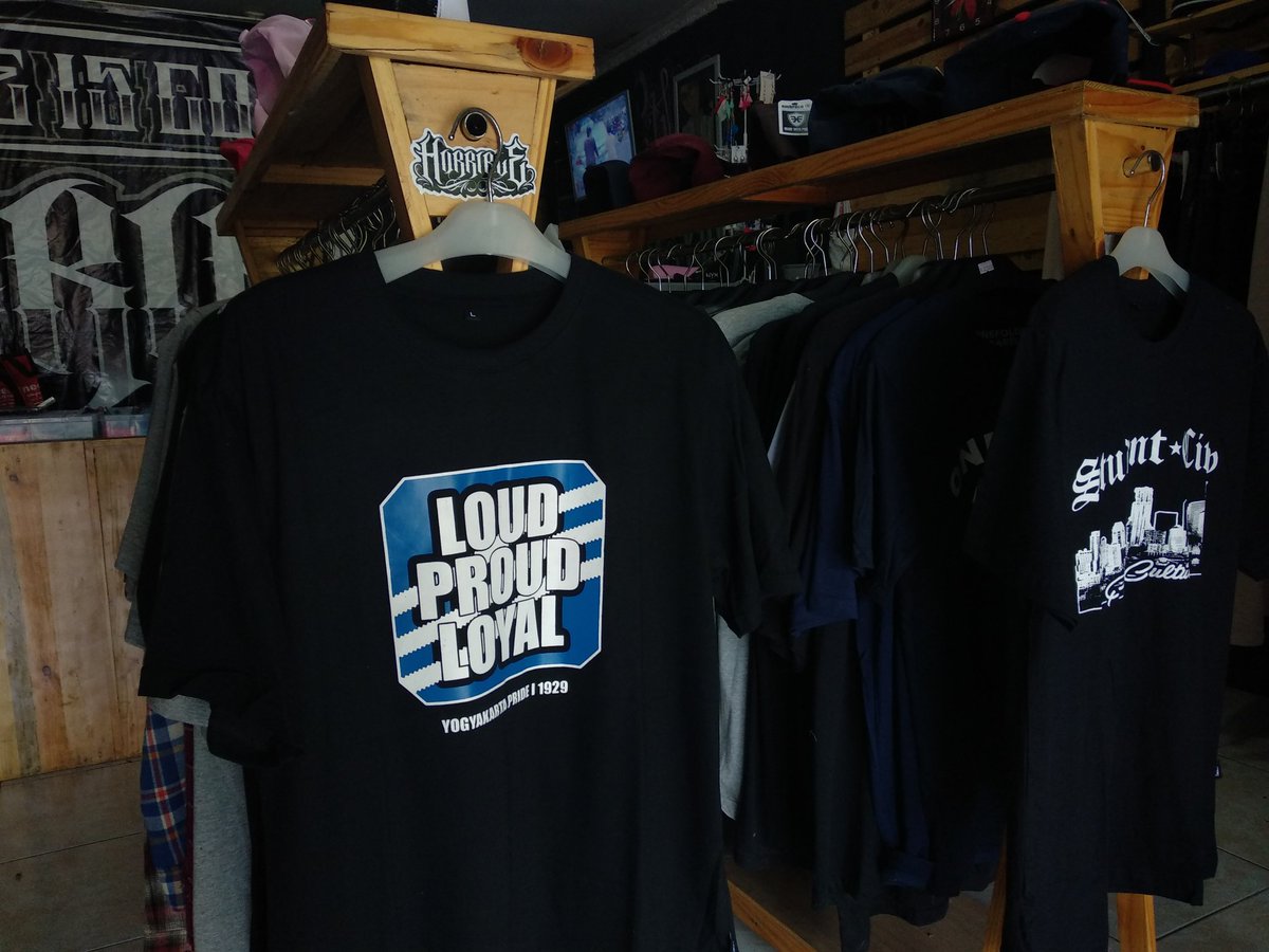 khoiriyahputri8's tweet photo. Monggo psim fans wilayah kalasan,berbah,prambanan, ngemplak yang mau Cari merchandise bisa langsung ketoko yuk 😊 https://t.co/4wYypK1pYP