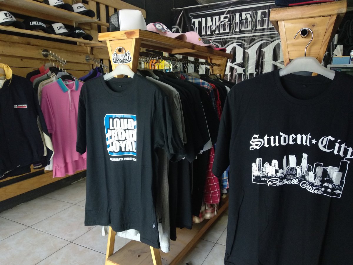 khoiriyahputri8's tweet photo. Monggo psim fans wilayah kalasan,berbah,prambanan, ngemplak yang mau Cari merchandise bisa langsung ketoko yuk 😊 https://t.co/4wYypK1pYP