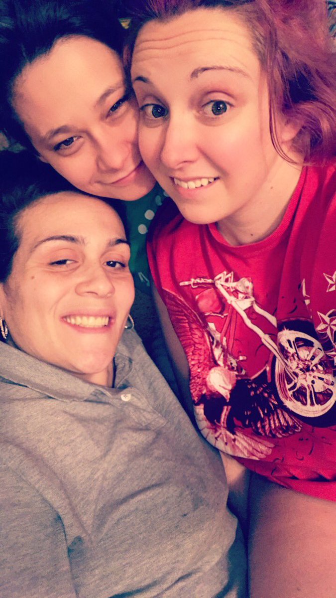 gangsterrific24's tweet image. 🌸 Late night ladies night #poststudy 🌻