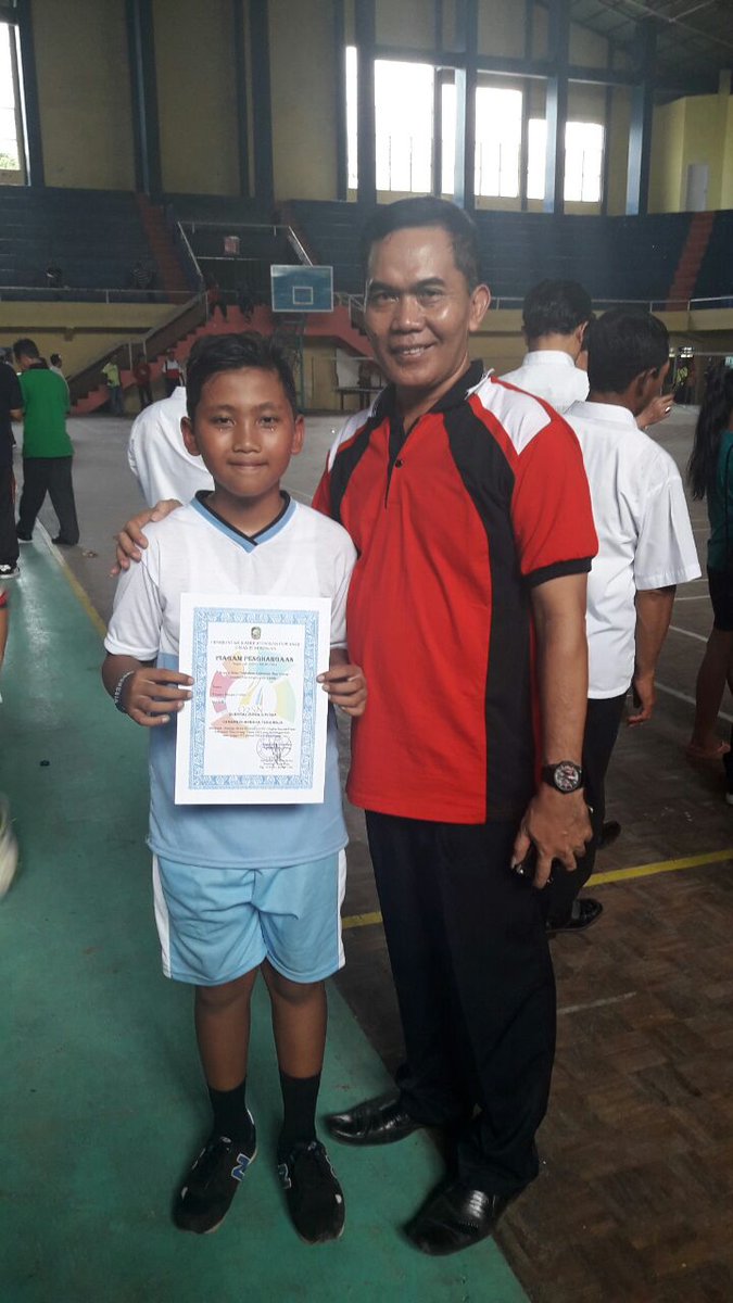 uptdblsari's tweet photo. Alhamdulillah kontingen O2SN kec blimbingsari dpt juara 1 senam ritmik dan juara 2 tenis meja putra tingkt kab bwi . @AzwarAnas_A3  @sulihtiyono3 https://t.co/amMYTS4KvI