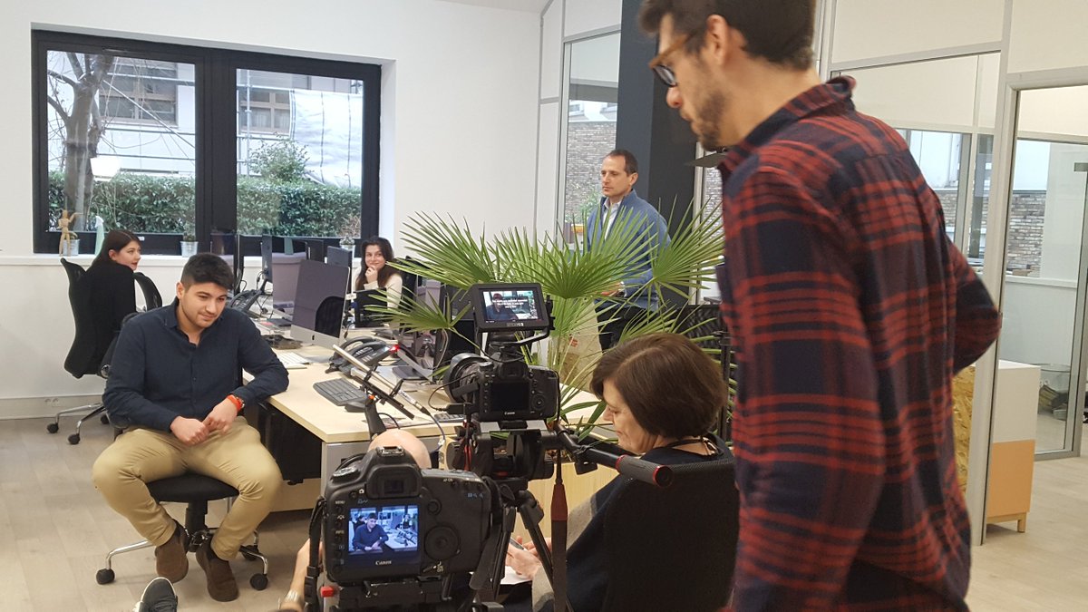 ZSphere_France's tweet photo. [Business Case] - Nos clients parlent de @Zoho #One. 
Nous étions chez @Packshot pour le tournage d’une vidéo que nous vous présenterons très prochainement. Découvrez quelques images en prime access.
#BusinessCase #Zoho #ZohoOne #CRM #PackshotCreator #Photographie #ZSphereCCool https://t.co/K5N62FOCaN