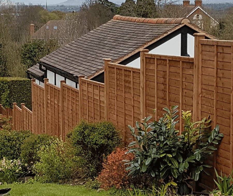 New case study added this time using lap panels and PermaTimber fence posts made by Walford Timber on a steep slope. For more information, please visit ow.ly/Lisg30ipSuK