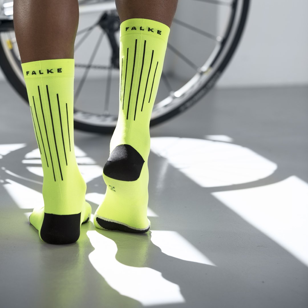 FalkeSA's tweet photo. Stay visible, stay alive.  Our Advance Performance range of sport specific socks includes the Advance Bike anklet in neon lime for added visibility.  These socks are engineered for performance with features like cooling technology, ventilation &amp; anti-microbial yarn.  #falkebike https://t.co/piGvP9q6Nj