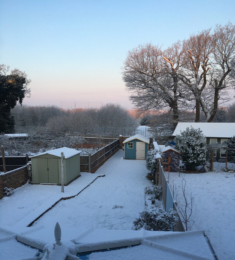 What a morning view! #nofilterneeded #uksnow #beastfromtheeast #bedroomwithaview #workfromhome